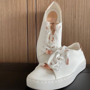 Sparkling white Michael Kors sneakers